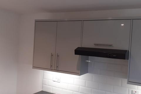 2 bedroom flat to rent, London Road, Hurst Green, Etchingham, TN19