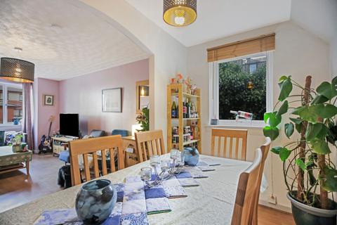 2 bedroom flat for sale, Flat 1, 5 South Lorne Place, Edinburgh