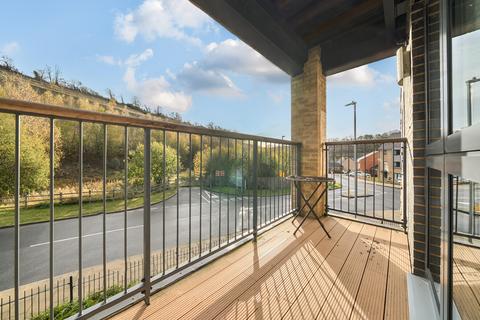 1 bedroom flat for sale, Castle Hill Drive, Ebbsfleet Valley, Swanscombe, DA10