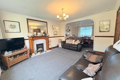 3 bedroom semi-detached house for sale, Hawthorn Drive, Stalybridge SK15