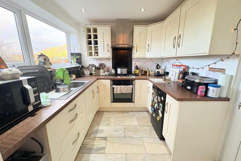 3 bedroom semi-detached house for sale, Hawthorn Drive, Stalybridge SK15