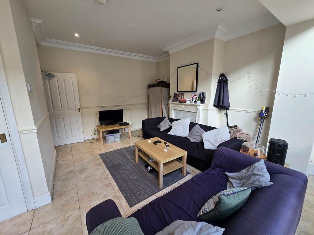Living area (2)