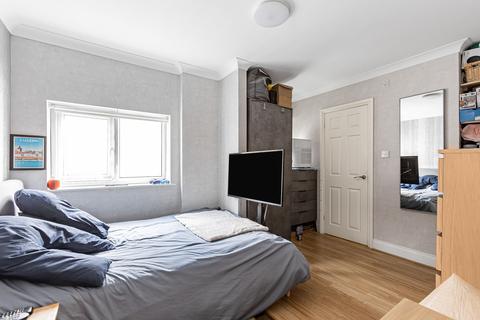 4 bedroom detached bungalow for sale, Byng Drive, Potters Bar, EN6