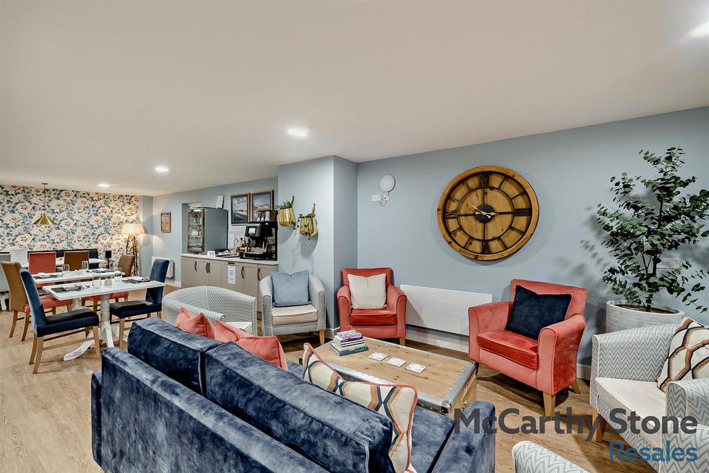 Homeowners Lounge