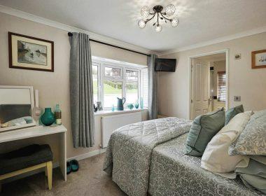 Preloved Omar Elveden Cottage Tranquility Park Dev