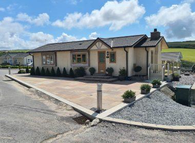 Omar Elveden On Tranquility Park Frontright Qawlyz