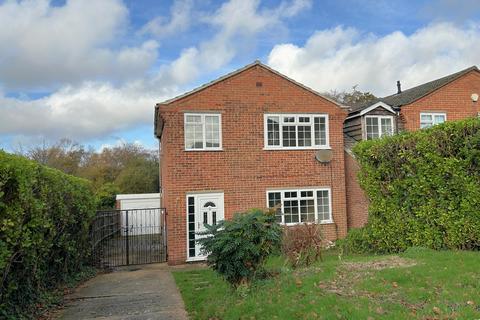 3 bedroom detached house to rent, The Glade, Langley SO45