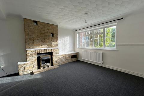 3 bedroom detached house to rent, The Glade, Langley SO45