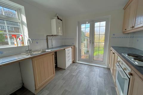 3 bedroom detached house to rent, The Glade, Langley SO45