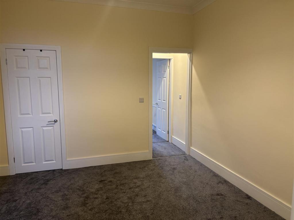 Sitting / dining room