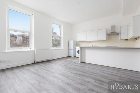2 bedroom flat to rent, 5 Crescent Road, N22