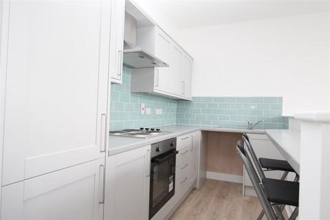 2 bedroom semi-detached house to rent, Centre Street, Heckmondwike
