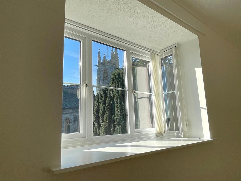 Lounge/Diner Window