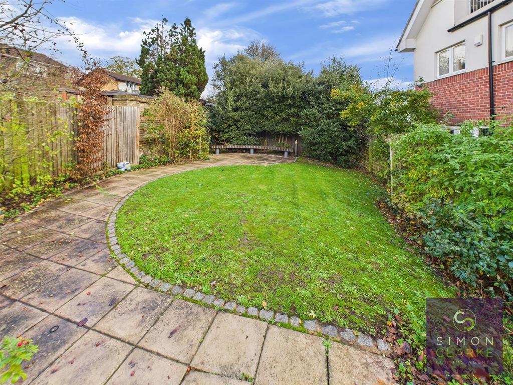 CAM05425 G0-PR0075-STILL027.jpg