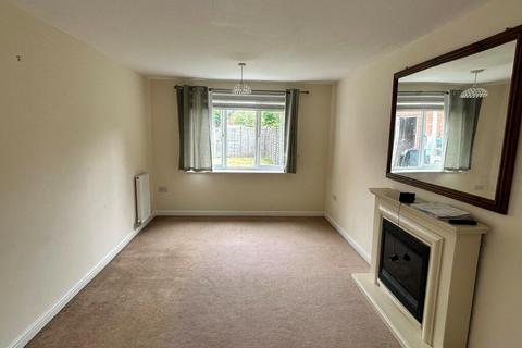 3 bedroom semi-detached house to rent, Victory Close, Lichfield WS14