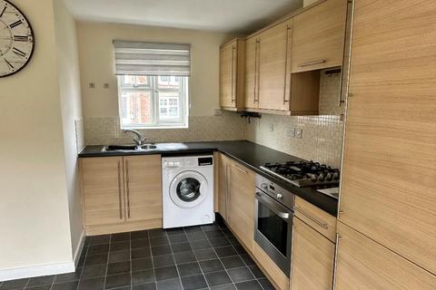 3 bedroom semi-detached house to rent, Victory Close, Lichfield WS14