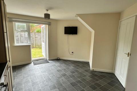 3 bedroom semi-detached house to rent, Victory Close, Lichfield WS14