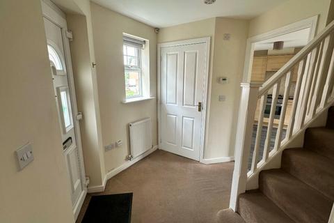 3 bedroom semi-detached house to rent, Victory Close, Lichfield WS14