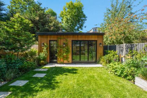 3 bedroom flat for sale, Brondesbury Villas, london, NW6