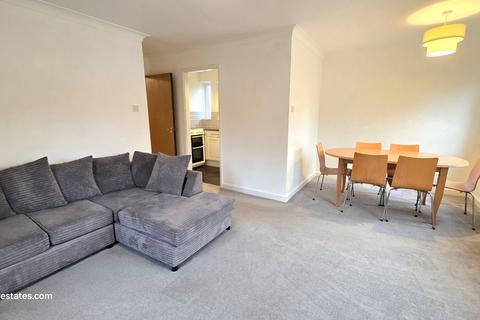2 bedroom flat to rent, Golden Court, Park Road EN4