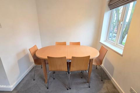 2 bedroom flat to rent, Golden Court, Park Road EN4