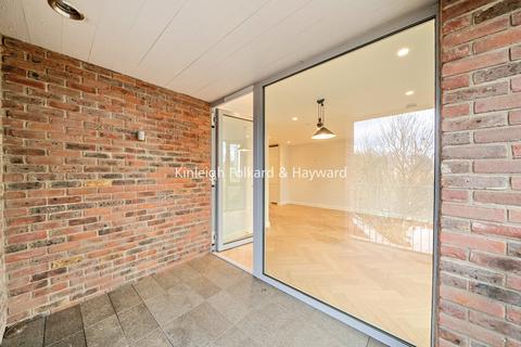 2 bedroom flat to rent, Maple Path, London, E5