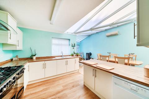 4 bedroom detached house for sale, Birchwood Avenue, Lincoln, Lincolnshire, LN6