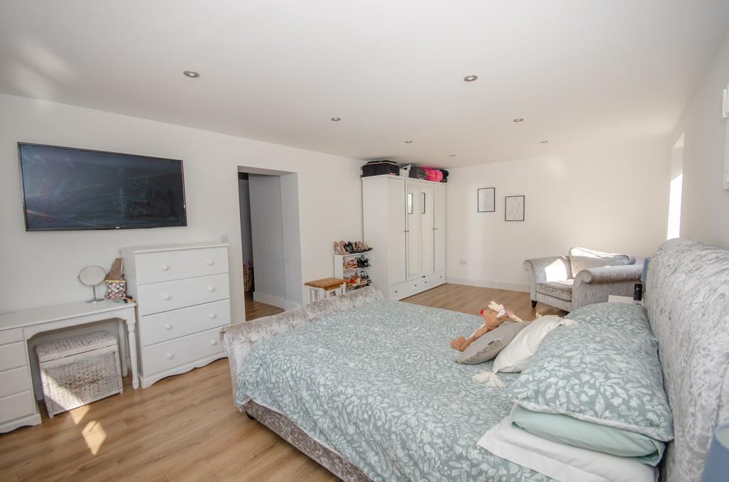 Annexe bedroom one pic 2.jpg