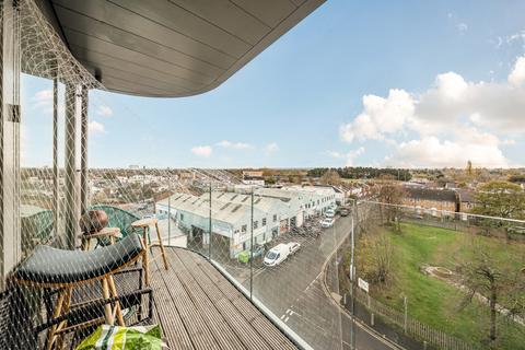 2 bedroom apartment for sale, Hampden Road, Kingston-upon-Thames, London, KT1