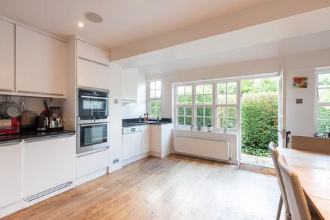 undefined, Corringway, London, NW11