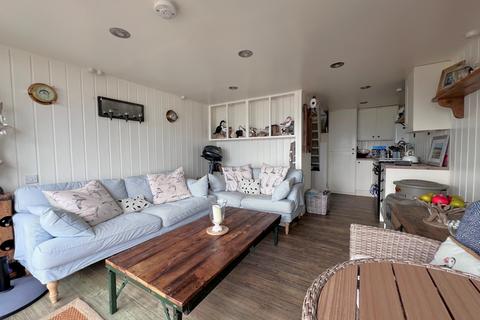 1 bedroom beach hut for sale, Calshot Beach, Calshot SO45
