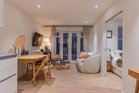 1 bedroom flat to rent, Havilland Mews, Shepherd's Bush, London, W12