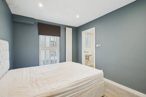 3 bedroom mews for sale, Old Manor Yard, Earls Court, London