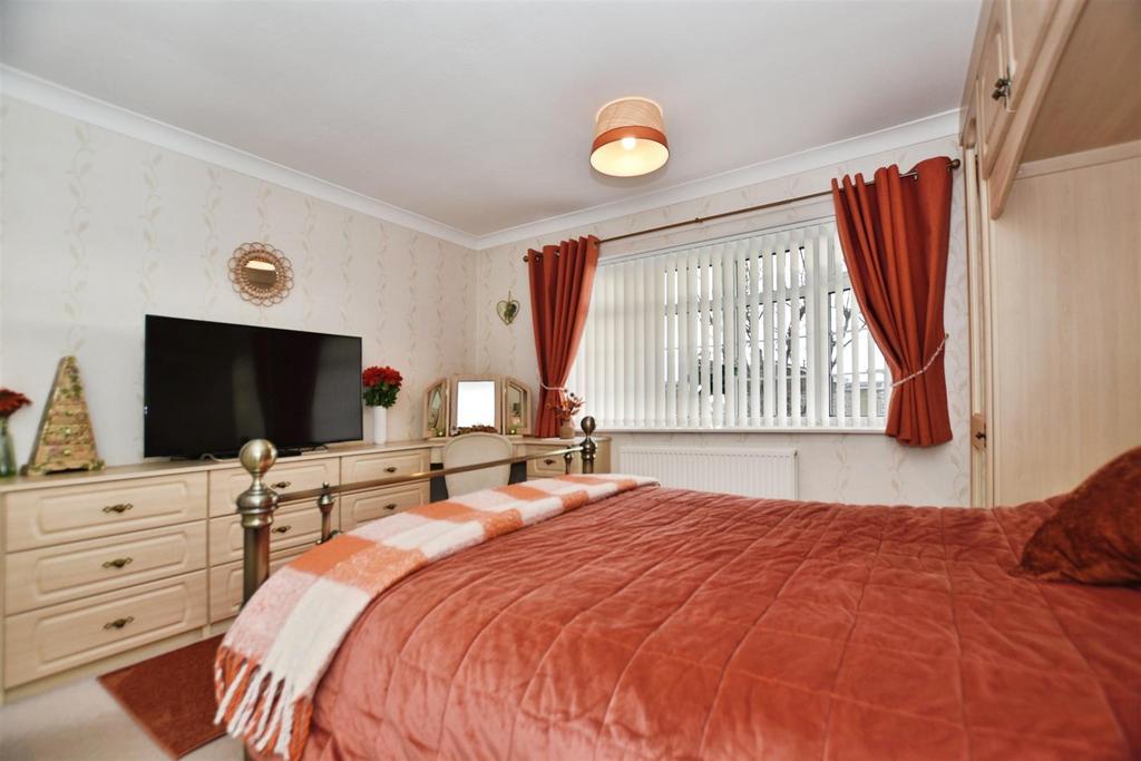 02c4df32-bed 201 20b.JPG