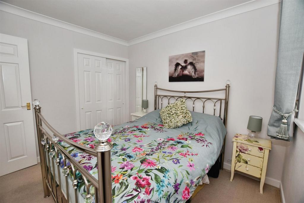 Ba107f3d-bed 202 20wdr.JPG