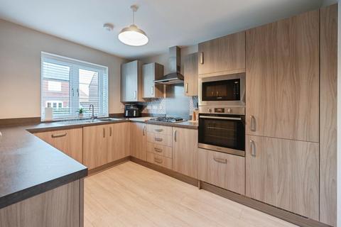 4 bedroom townhouse for sale, Robinson Way, Rugeley