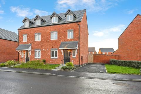 4 bedroom townhouse for sale, Robinson Way, Rugeley