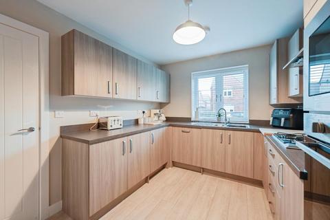 4 bedroom townhouse for sale, Robinson Way, Rugeley