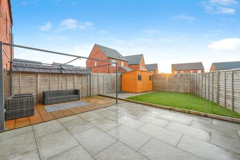 4 bedroom townhouse for sale, Robinson Way, Rugeley