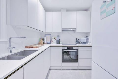 1 bedroom flat to rent, Palace Gate, South Kensington, London, W8