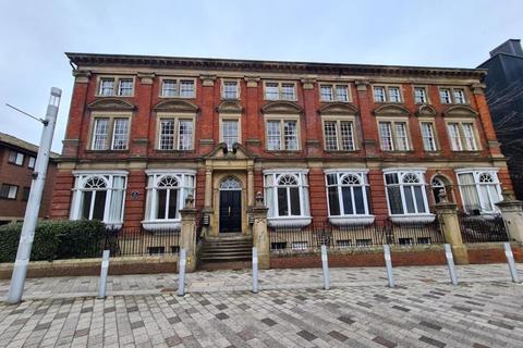 2 bedroom apartment to rent, Northumberland Road, Newcastle, Two Bedroom Luxury Top Floor Apartment