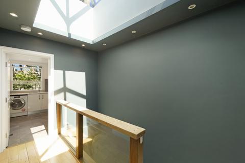 2 bedroom flat for sale, Elgin Avenue, London, W9