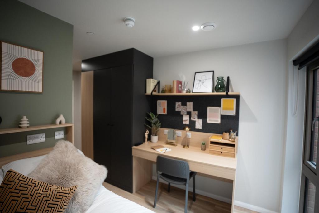 Ensuite Desk