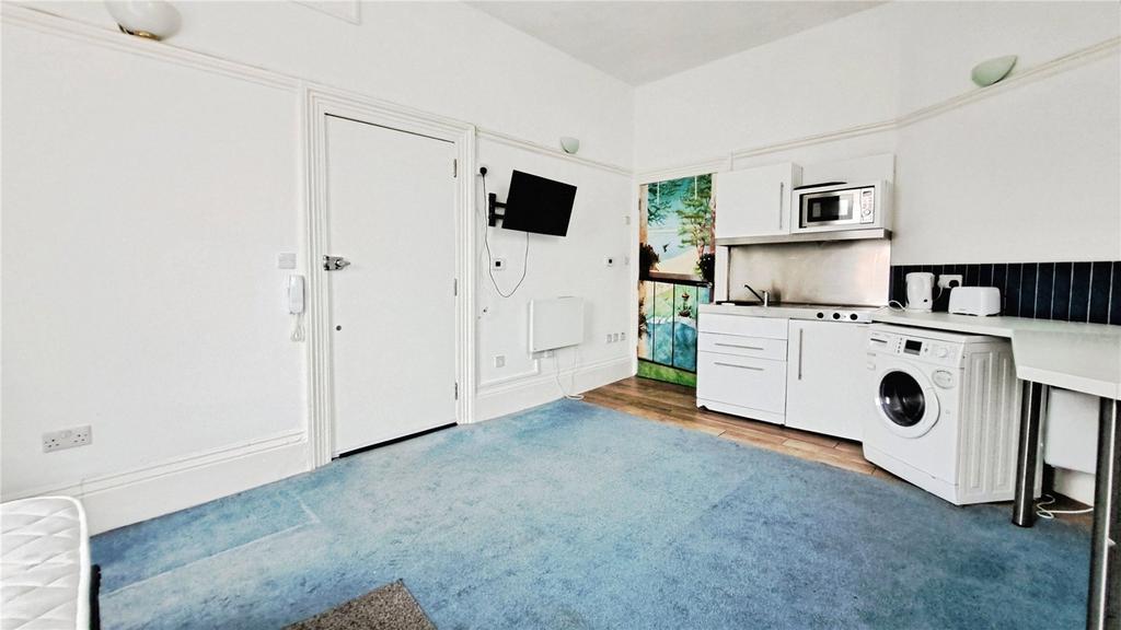 Studio Room