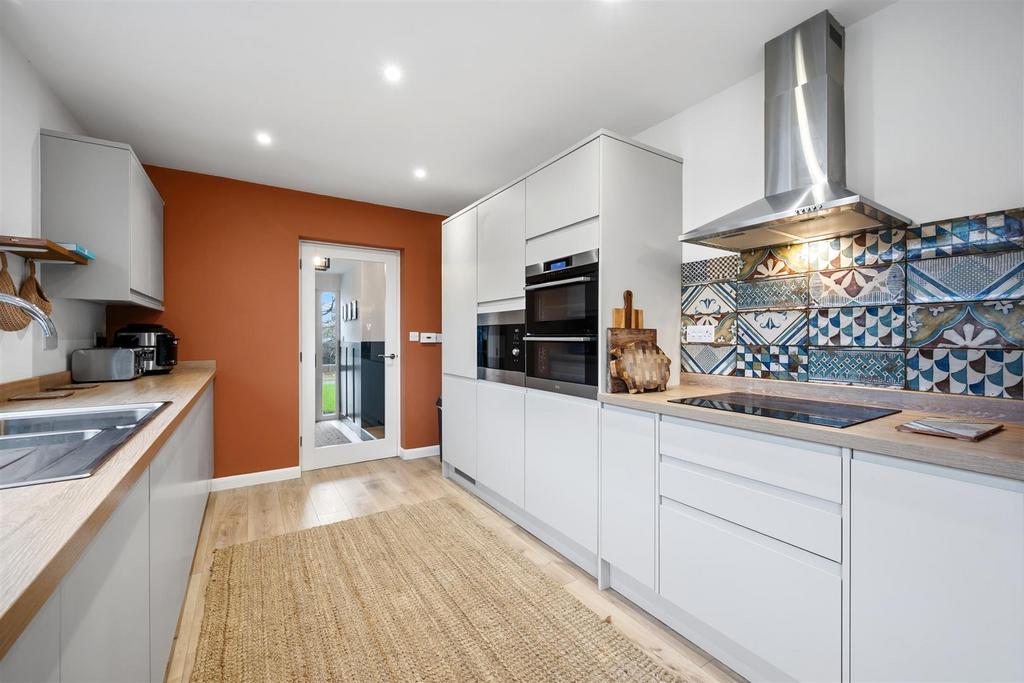 Kitchen - ovens and hob.jpg