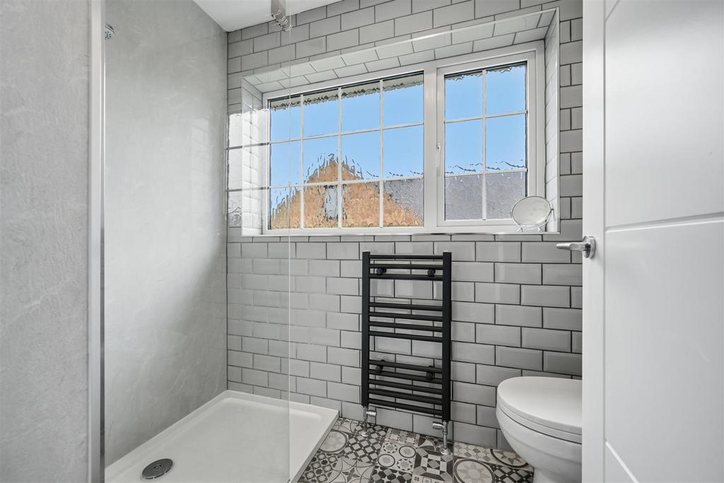 Bedroom Three en-suite.jpg