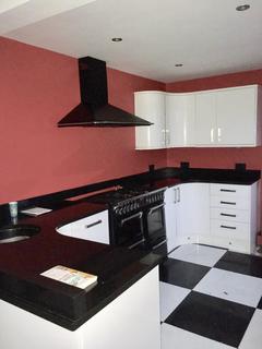 3 bedroom semi-detached house to rent, Shann Crescent, Keighley BD21