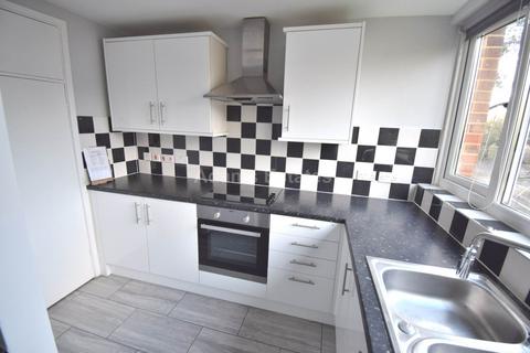 2 bedroom flat to rent, Petworth Court, Bath Road, Reading