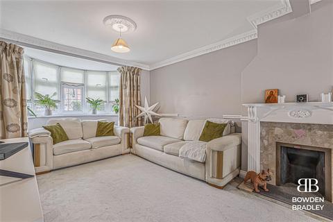4 bedroom house for sale, The Glade, Ilford, IG5