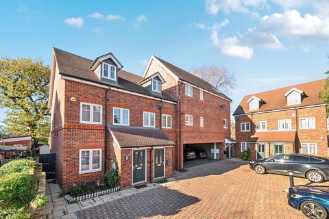undefined, Connaught Close, Uxbridge